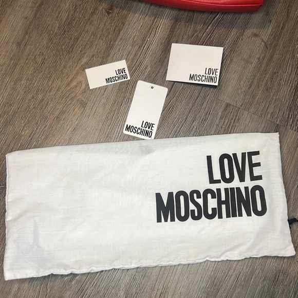 LOVE MOSCHINO Shoulder bag in red with gold chain strap - Picture 7 of 7